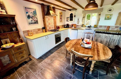 Montmoreau-Saint-Cybard House | 'Le Lievre', stunning two person gite.