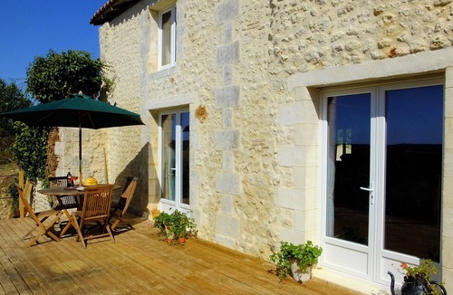 Montmoreau-Saint-Cybard House | 'Le Lievre', stunning two person gite.
