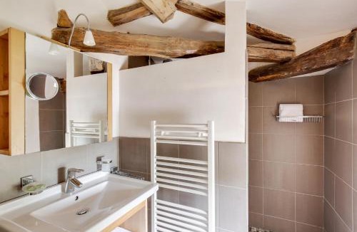 Saint-Etienne-De-Lisse Bed & Breakfast | Le logis de Valandraud