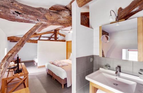 Saint-Etienne-De-Lisse Bed & Breakfast | Le logis de Valandraud