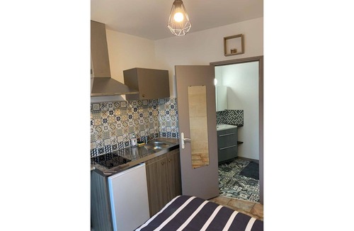 Chauray Apartment | ⭐Le Lumineux⭐ Downtown - Wi-Fi - Free parking