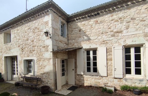 Velines House | le Mûrier, Maison en Coeur de Village Classé en Dordogne
