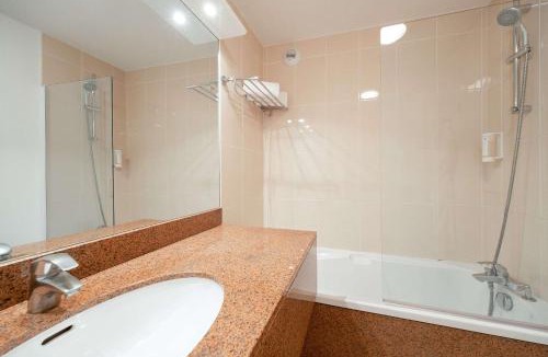 Merignac Hotel | Le M & Spa Bordeaux Aéroport by Hôtels & Préférence