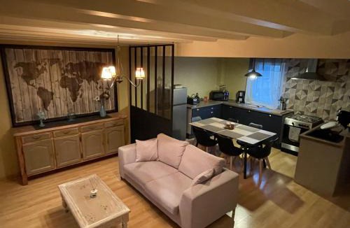 Fleac House | Le Maine N 5 FLEAC - Logement entier avec 3 suites SDB - Balcon