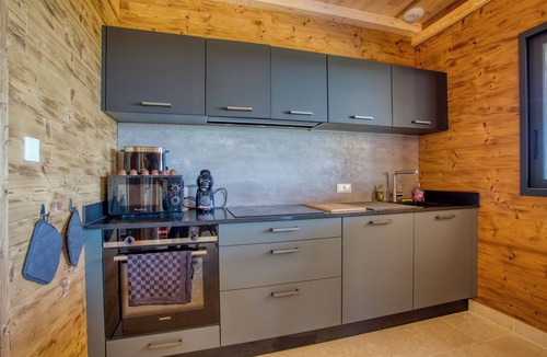 Sarlat-la-Caneda Ski Chalet | Le Pech Eternel: Cedars SPA Lodge