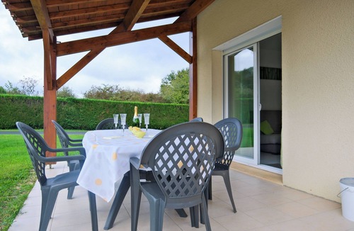 Savignac-les-Eglises House | Le Perchoir – House with Air Conditioning and Shared Pool in Savignac-les-Églises