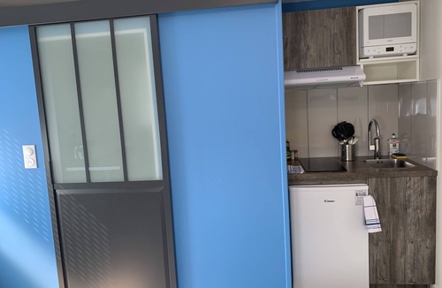 Souche Apartment | 💠Le Petit bleu💠 downtown - Wi-Fi and Netflix- Free parking