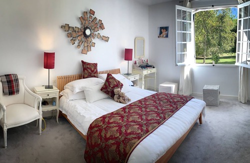 Bergerac Other | Le Petit Comte' an Oasis of Calm with heated pool and hot tub in 2.5 acres