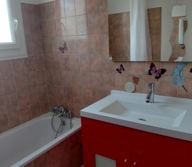 Saint-Sulpice-de-Royan House | Le prés long