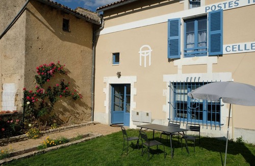 Celle-Levescault House | Le Relais Postal - Celle Levescault