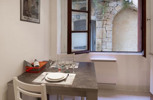 Sarlat-la-Caneda Historic Center Apartment | Le Repaire - lescapade-medievale Sarlat