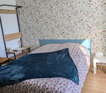 Oradour-Saint-Genest Apartment | Le studio du Sabotier