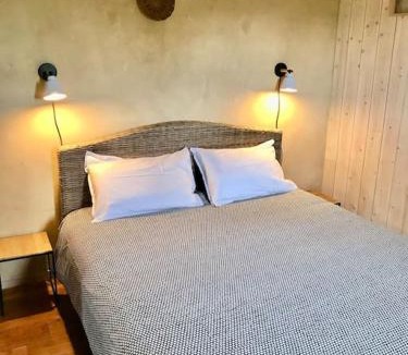 Le Buisson-de-Cadouin House | « Le Vieux Hangar » gîte à la ferme