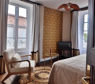 Montbron Hotel | Le25 Parahotellerie
