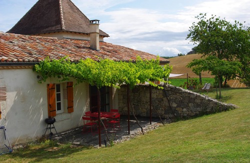 Saint-Leon Cottage | Les bleuets and its natural pool
