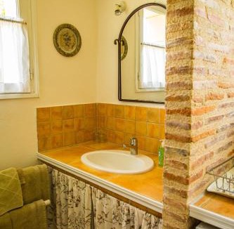 Montmorillon Bed & Breakfast | Les Chambres De La Loge