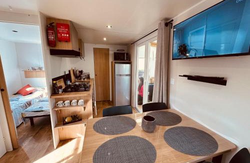 Les Mathes Ski Chalet | Les Charmettes Mobilhome 2 ch Climatisé - Terrasse fermée - Locsweethome
