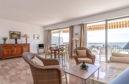 La Croix des Gardes Apartment | Les Horizons by Interhome