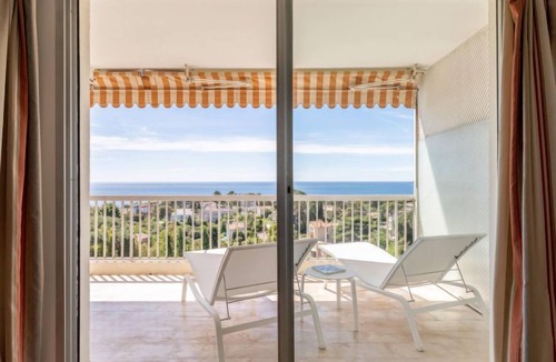 La Croix des Gardes Apartment | Les Horizons by Interhome