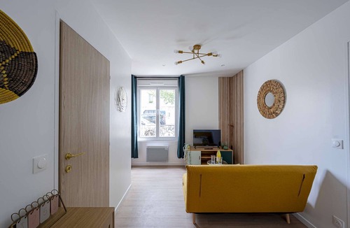 Chatellerault Apartment | Les Maisons Acajou/Charming T2 equipped with Spicy Nature