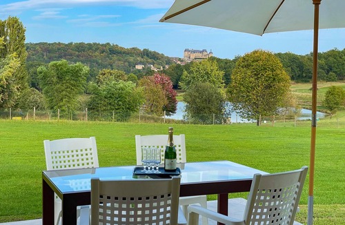 Hautefort House | Les SOURCES Comfort Panoramic terrace, SPA, Swimming pool, Fishing pond, Jacuzzi.