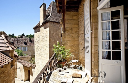 Sarlat-la-Caneda Historic Center Apartment | Les Suites sarladaises, the Salamandre suite