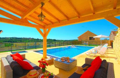 Sarlat-la-Caneda Villa | Les Terrasses du Domaine de la Malonie