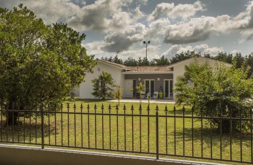 Coutras House | LES TRESORS DE LIZZIE