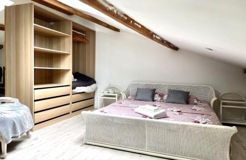 La Crau House | LES VIEUX PLATANES