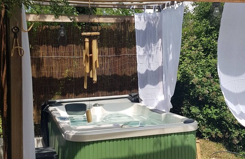 Mazan House | Location de Charme - SPA Extérieur - Clim - at the foot of Mont Ventoux