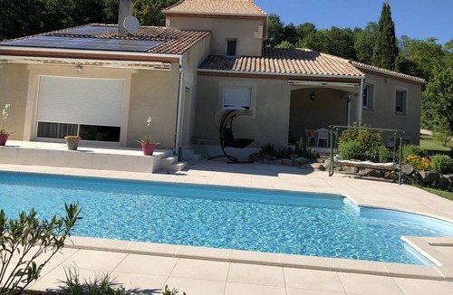 Laroque-Timbaut House | Location Villa Spacieuse Avec Piscine Privée sur Propriété Isolée de 6 000 M2