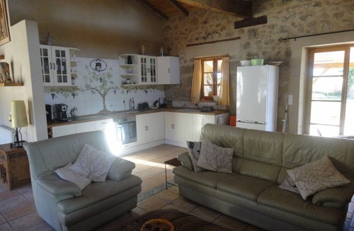 Saint-Colomb-de-Lauzun Cottage | Loco's Lodge 'Where Time Stands Still'