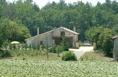 Saint-Colomb-de-Lauzun Cottage | Loco's Lodge 'Where Time Stands Still'