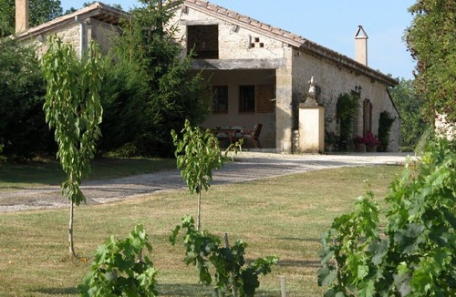 Saint-Colomb-de-Lauzun Cottage | Loco's Lodge 'Where Time Stands Still'