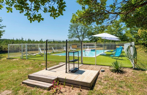 Lesperon RV Rental | "Lodge 1" with Shared Pool, Private Terrace and Shared Garden