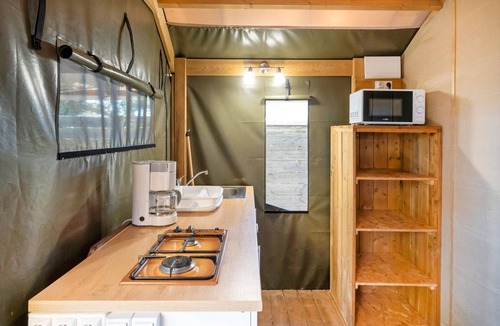 Lesperon RV Rental | 'Lodge 2' with shared pool, private terrace and shared garden