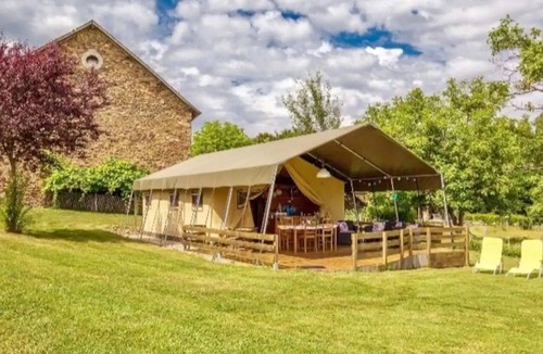Vigeois Apartment | Lodge la Vie Valade in Vigeois