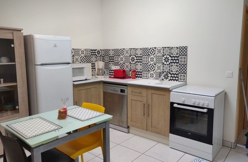 Saujon House | Logement Avec Jardin Privatif Proche Cures et Plages