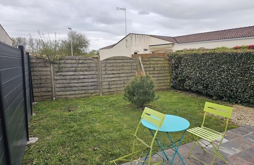 Saujon House | Logement Avec Jardin Privatif Proche Cures et Plages