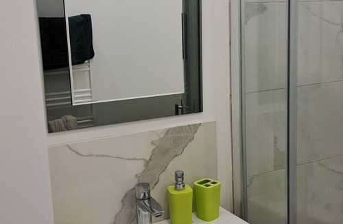 Pessac Apartment | Logement Bucolique Chez Didier et Fernand