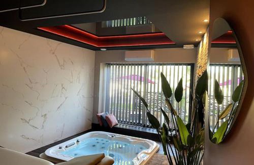 Arcais House | Logement spa privatif proche Niort et La Rochelle