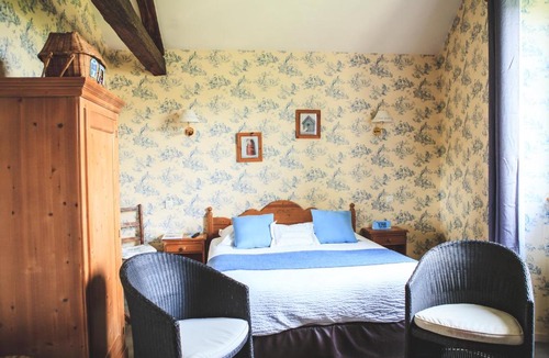 Coulombiers Hotel | Logis Auberge le centre poitou