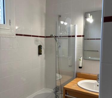 Prechacq-les-Bains Hotel | Logis Hôtel Le Clos Pité