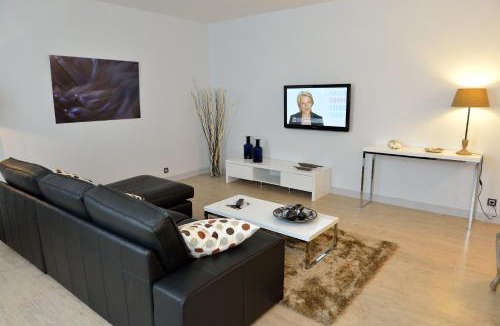 Celles-sur-Belle Hotel | Logis Hostellerie de l'Abbaye