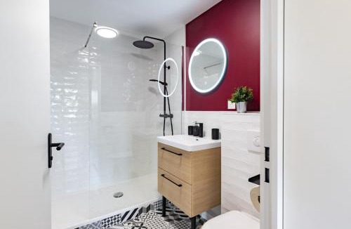 Chatellerault Apartment | Logis Verde à 5 min de l'autoroute A10, balcon & parking privé