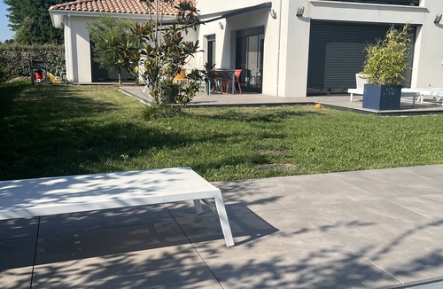 Eysines House | Loue Maison Climatisée Avec Dépendance - 12 Couchages Avec Piscine Chauffée