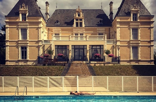 Les Forges Apartment | Lovely 2 bedroom apartment Chateau in large grounds with 25M outdoor pool.