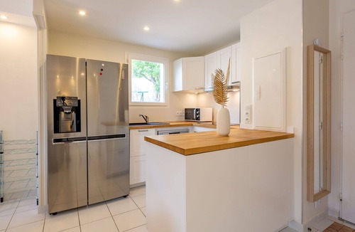 La Rouviere Apartment | Lovely apartment for 8 people with WIFI, A/C, pool, TV and patio