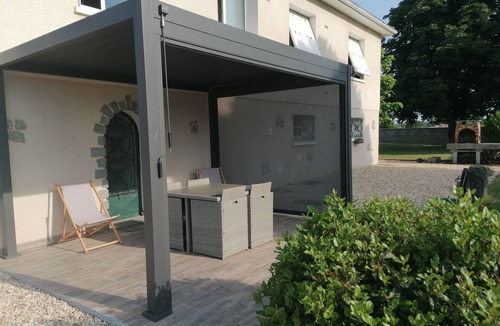 La Rochefoucauld House | Lovely detached apartment in country house