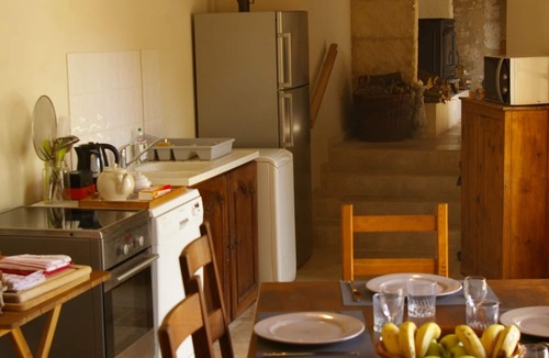 Saint-Martin-des-Combes House | Lovely house in a green setting in Perigord Purple - ideal for children